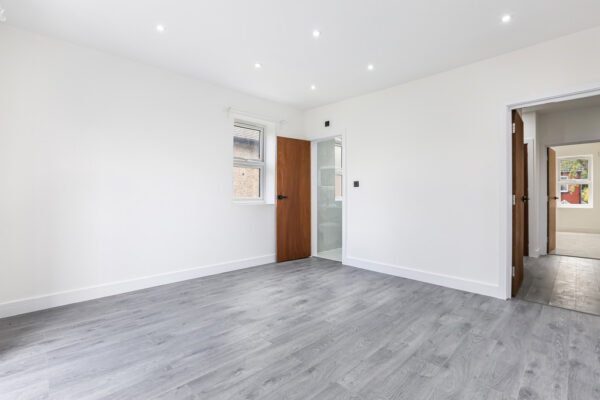 NEW BUILD 2 BEDROOM  FLAT TO RENT IN CARSHALTON