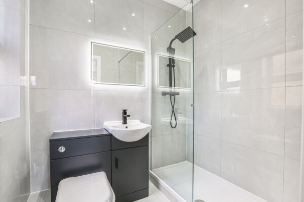NEW BUILD 2 BEDROOM  FLAT TO RENT IN CARSHALTON