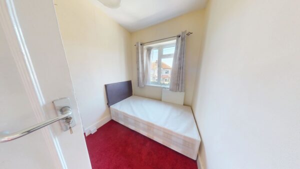 Single Room To Let In Mitcham