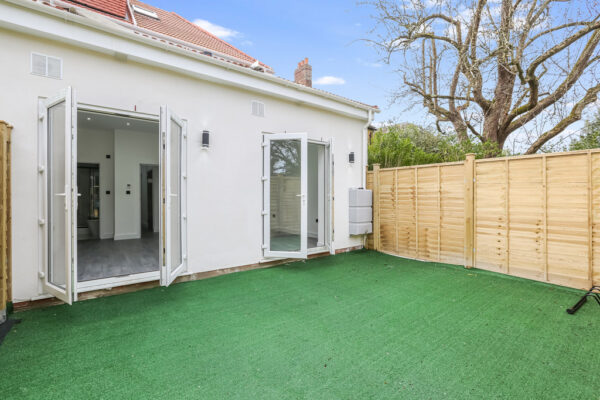 NEW BUILD 4 BEDROOM FLAT TO RENT IN CARSHALTON
