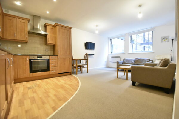 2 Bed Flat To Let in Norbury