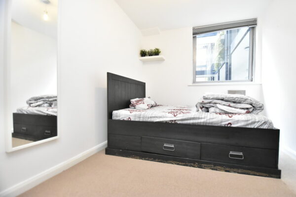 2 Bed Flat To Let in Norbury