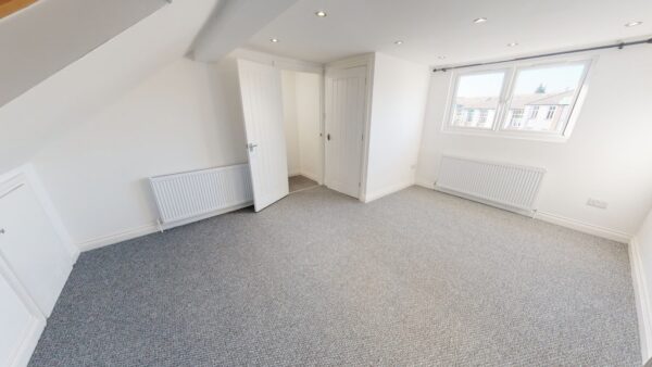 Two bed flat to rent on Thornton Road