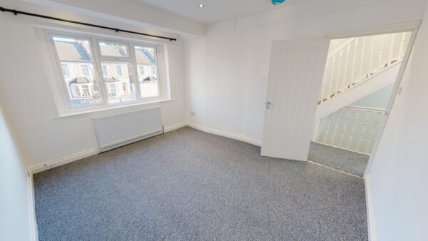 Two bed flat to rent on Thornton Road