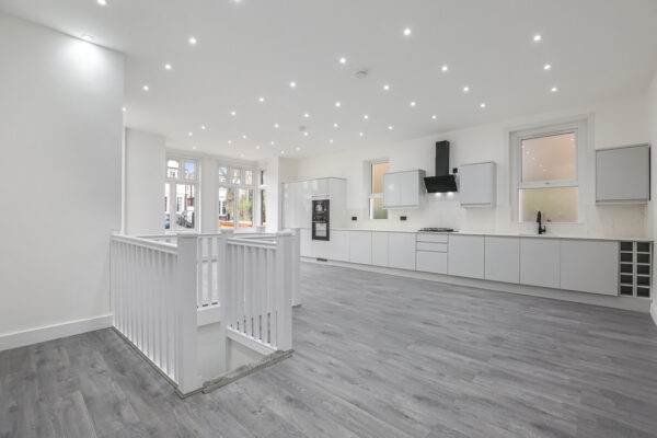 NEW BUILD 4 BEDROOM FLAT TO RENT IN CARSHALTON
