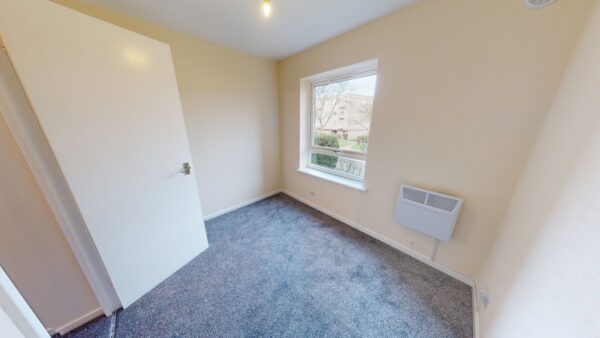 A two bedroom flat to rent in Wallington