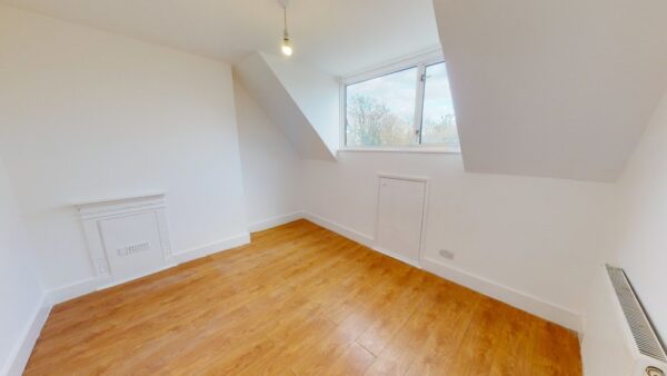 Three bedroom flat to rent in Norbury