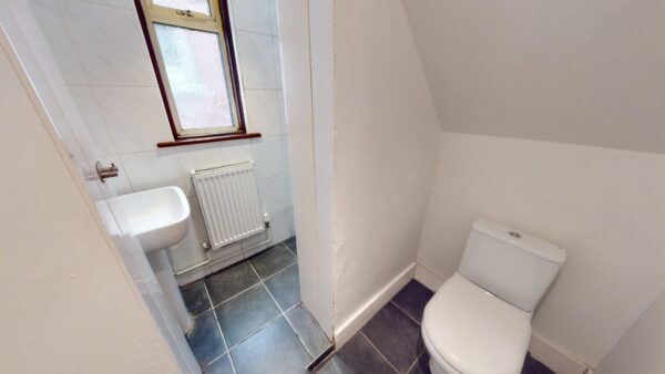 Three bedroom ground floor flat in Norbury