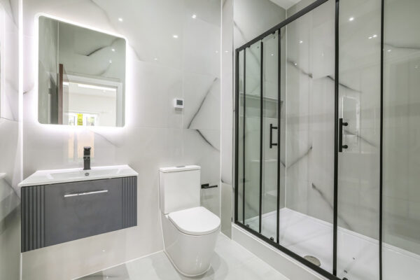 NEW BUILD 3 BEDROOM FLAT TO LET IN CARSHALTON