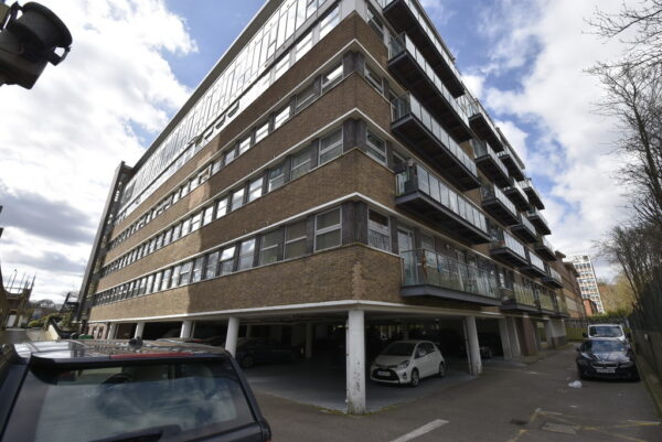 2 Bed Flat To Let in Norbury
