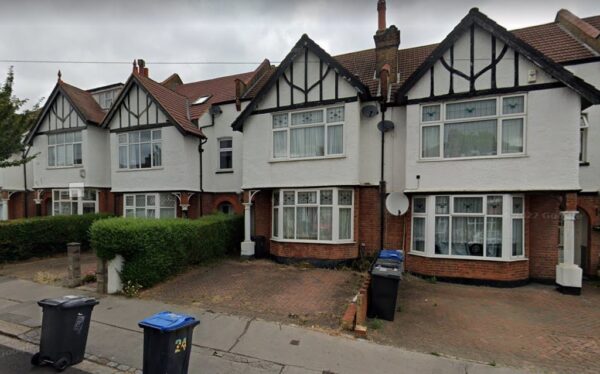One bed apartment in shared house to Let in Norbury