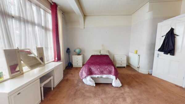 One bed apartment in shared house to Let in Norbury