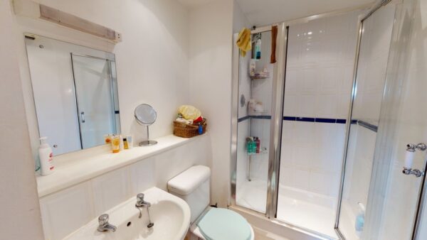 Two bed apartment for sale in Norbury