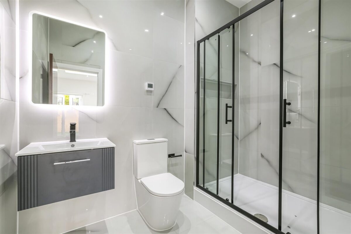 NEW BUILD 3 BEDROOM FLAT TO LET IN CARSHALTON