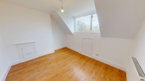 Three bedroom flat to rent in Norbury