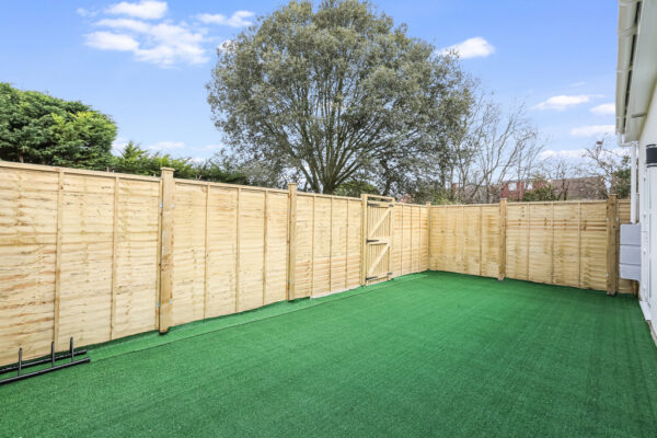 NEW BUILD 3 BEDROOM FLAT TO LET IN CARSHALTON