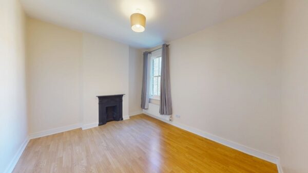 Four bedroom flat to rent in Herne Hill