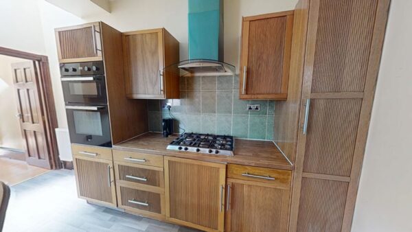Ground Floor Flat with two garages - Fairview Road