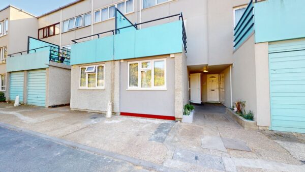 Self Contained Studio, Mitcham CR4