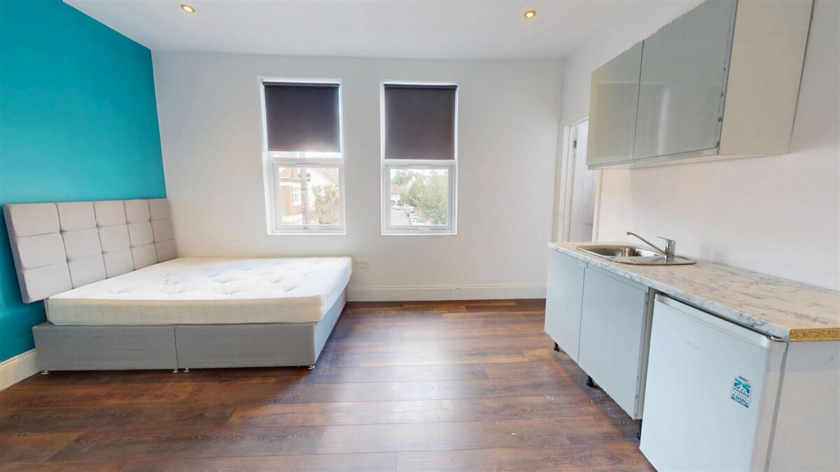 Bedsit to let in Thornton Heath