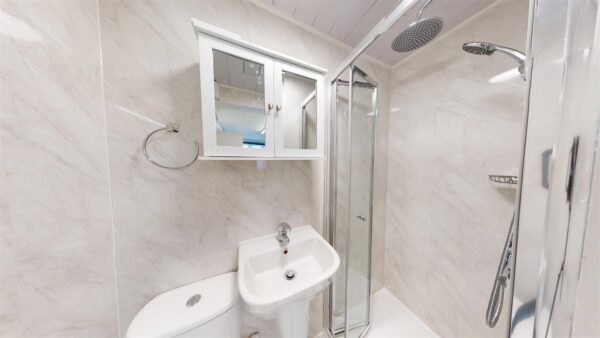 Self Contained Studio To Let In Mitcham